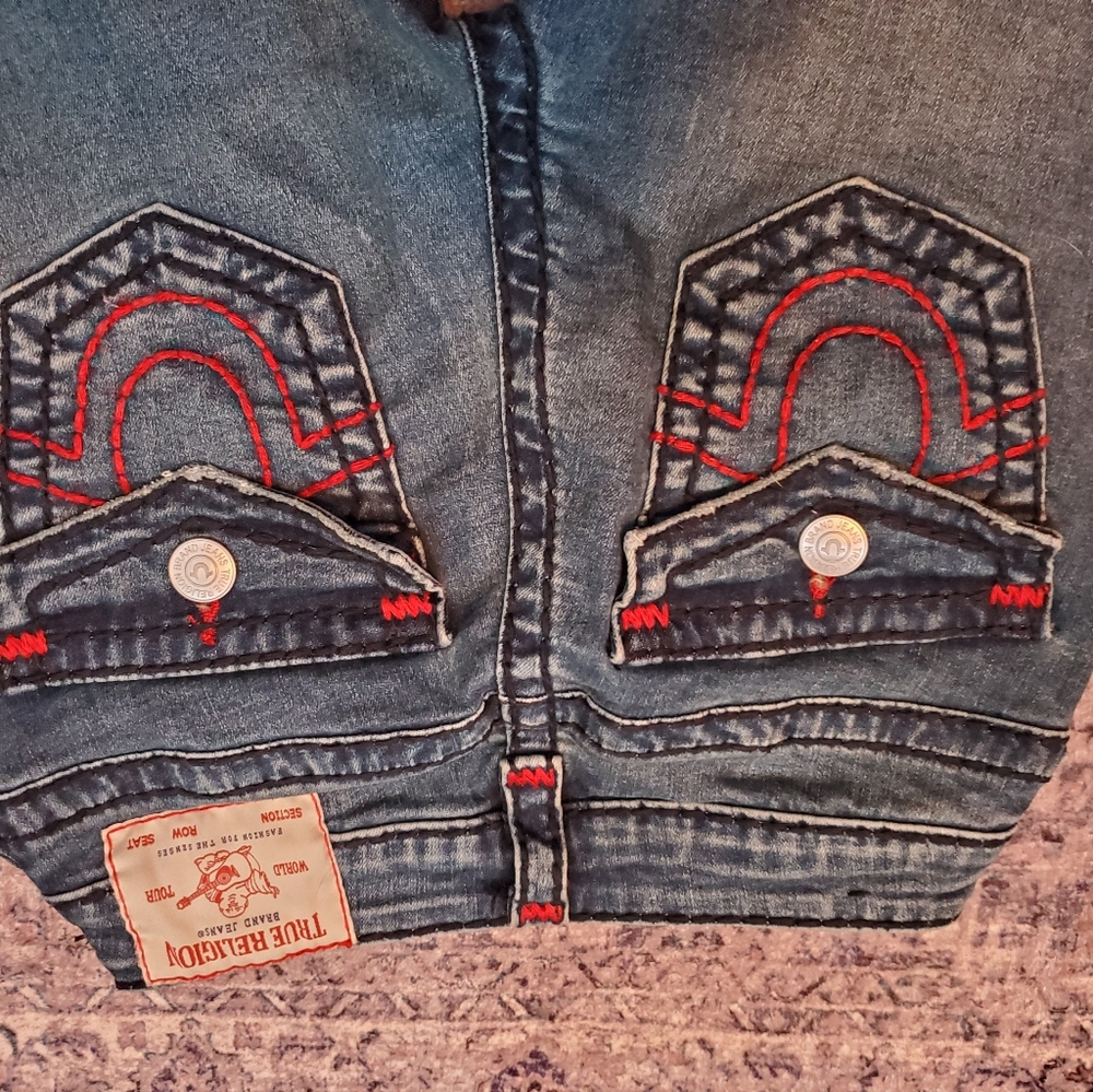 True Religion Jennie Curvy Mid Rise Super Skinny Jeans (Red Stitching) – Size 24